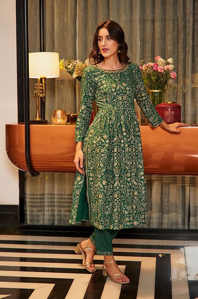 https://youtu.be/LjPw0Zpj6Jg | Stylish dresses, Sleeves designs for  dresses, Designer kurti patterns